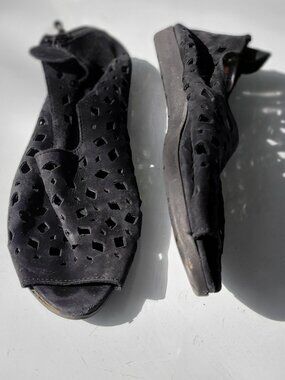 Arche Nirick Black Nubuck Suede Shoes Cutout Design Size EU 40
